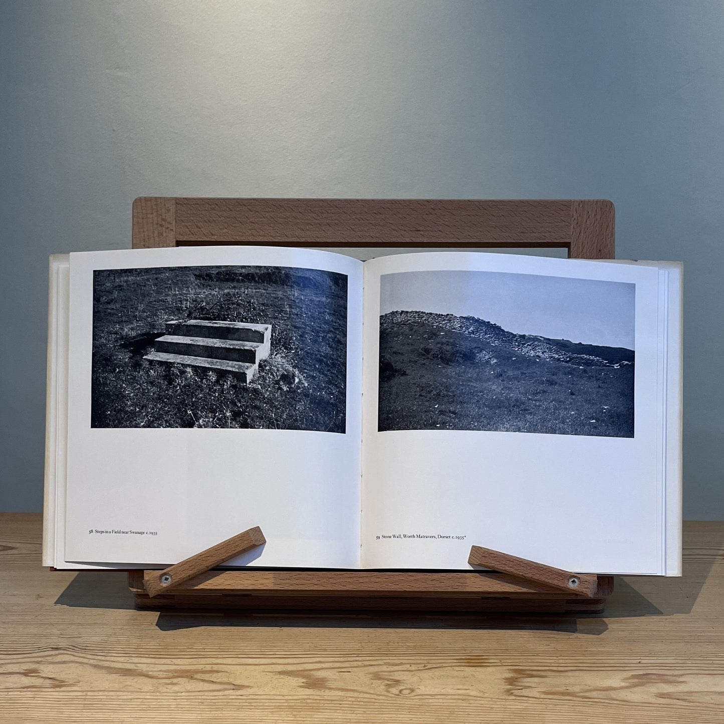 Paul Nash's Photographs: Document and Image