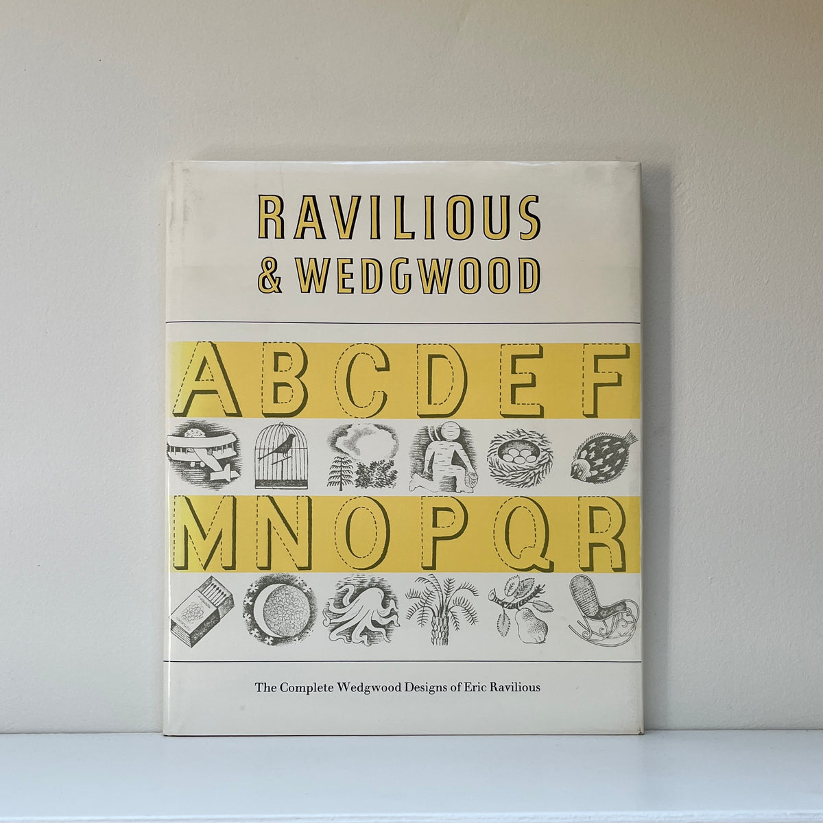 Ravilious & Wedgwood: The Complete Wedgwood Designs of Eric Ravilious