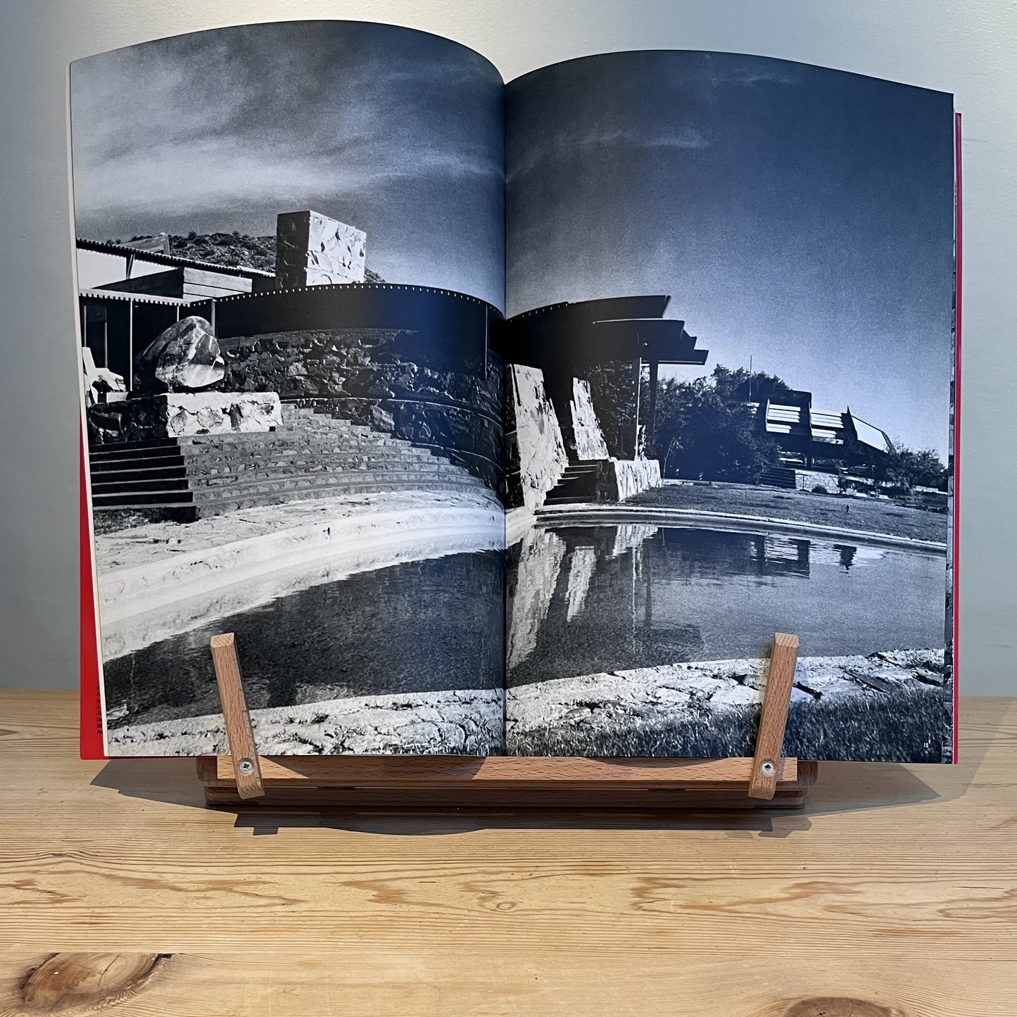 Frank Lloyd Wright: Global Architecture No.15